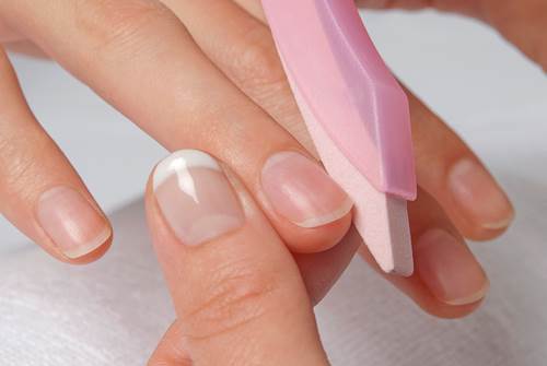 Curso de uñas en gel – ¿Qué necesitas para hacer una manicura profesional?